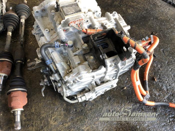 Toyota Yaris III 1.5 16V Hybrid Sloopvoertuig (2013, Rood)