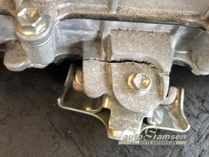 Toyota Yaris III 1.5 16V Hybrid Sloopvoertuig (2013, Rood)