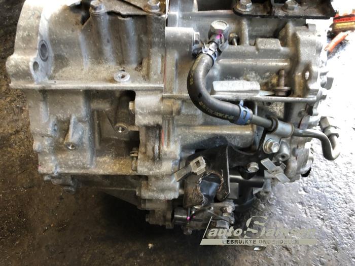 Toyota Yaris III 1.5 16V Hybrid Sloopvoertuig (2013, Rood)