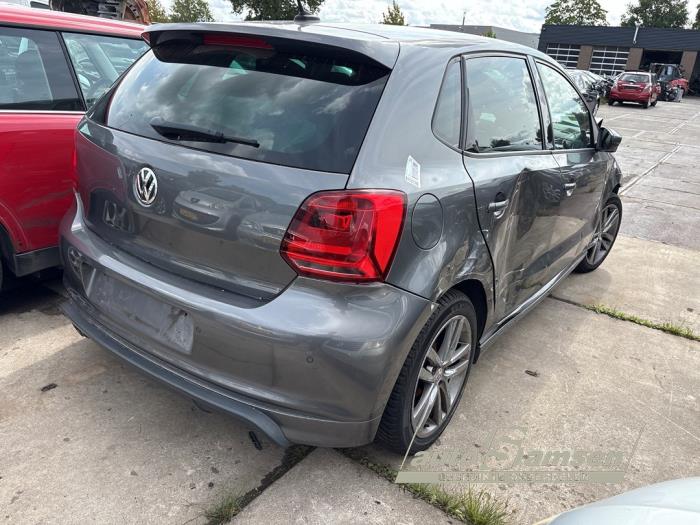 Volkswagen Polo V 1.2 TSI 16V BlueMotion Technology Sloopvoertuig (2016, Grijs)