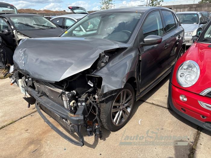 Volkswagen Polo V 1.2 TSI 16V BlueMotion Technology Sloopvoertuig (2016, Grijs)