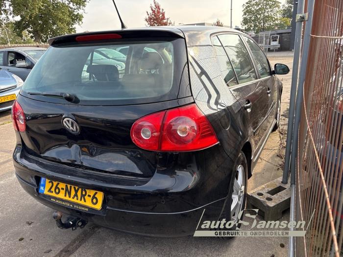 Volkswagen Golf V 1.6 FSI 16V Schadevoertuig (2006, Zwart)