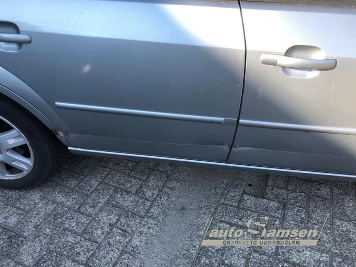 Ford Mondeo III 2.0 16V Schadevoertuig (2004, Grijs)