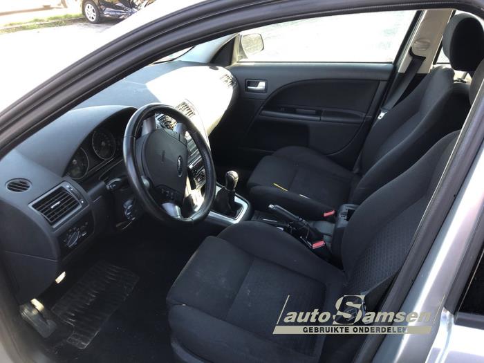 Ford Mondeo III 2.0 16V Schadevoertuig (2004, Grijs)