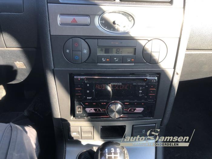 Ford Mondeo III 2.0 16V Schadevoertuig (2004, Grijs)