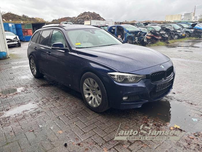 BMW 3 serie Touring 320i 2.0 16V Sloopvoertuig (2019, Blauw)