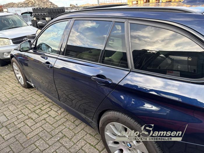 BMW 3 serie Touring 320i 2.0 16V Sloopvoertuig (2019, Blauw)