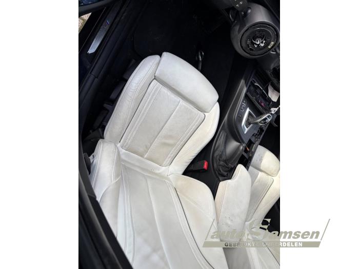 BMW 3 serie Touring 320i 2.0 16V Sloopvoertuig (2019, Blauw)