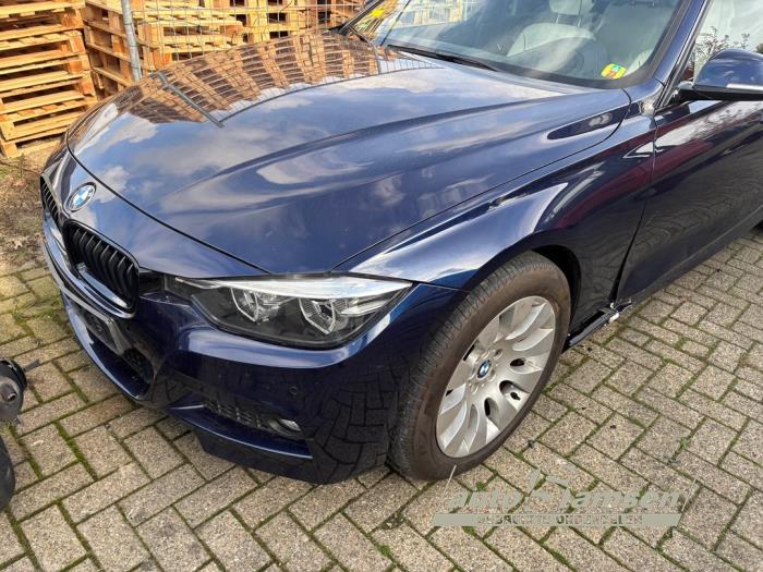 BMW 3 serie Touring 320i 2.0 16V Sloopvoertuig (2019, Blauw)