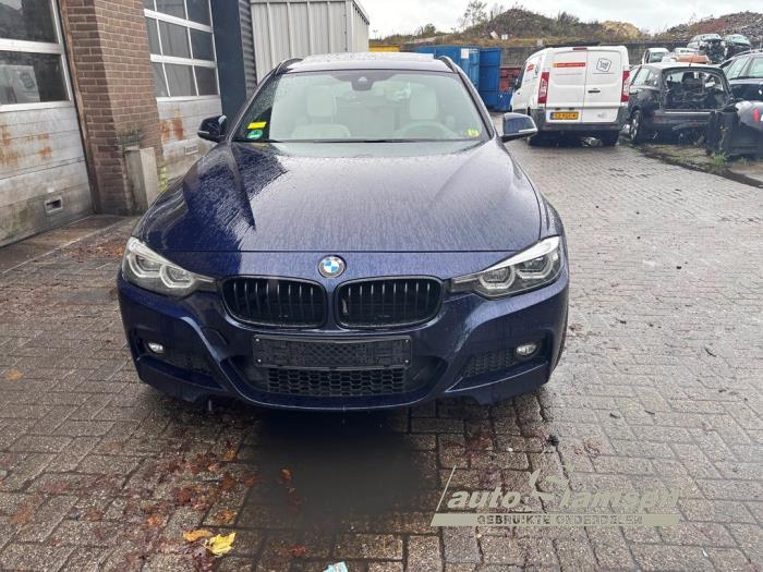 BMW 3 serie Touring 320i 2.0 16V Sloopvoertuig (2019, Blauw)