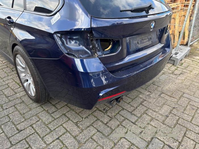 BMW 3 serie Touring 320i 2.0 16V Sloopvoertuig (2019, Blauw)