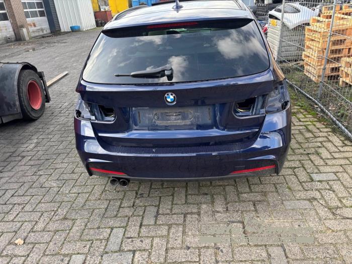 BMW 3 serie Touring 320i 2.0 16V Sloopvoertuig (2019, Blauw)