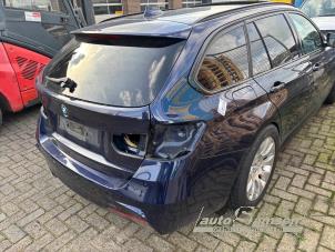 BMW 3 serie Touring 320i 2.0 16V Sloopvoertuig (2019, Blauw)
