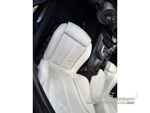 BMW 3 serie Touring 320i 2.0 16V Sloopvoertuig (2019, Blauw)