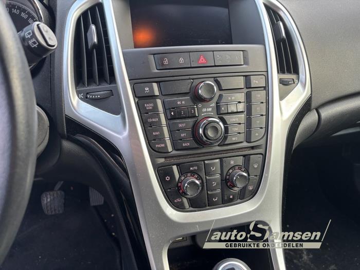 Opel Astra J Sports Tourer 1.4 Turbo 16V Schadevoertuig (2011, Grijs)