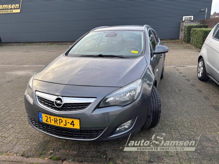 Opel Astra J Sports Tourer 1.4 Turbo 16V Schadevoertuig (2011, Grijs)