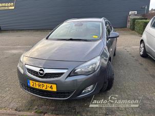 Opel Astra J Sports Tourer 1.4 Turbo 16V  (Schade)
