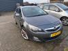 Opel Astra J Sports Tourer 1.4 Turbo 16V Schadevoertuig (2011, Grijs)
