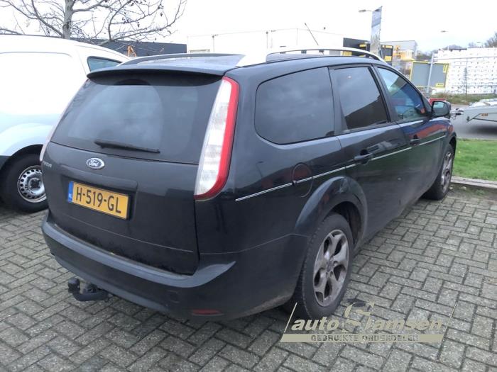 Ford Focus 2 Wagon 1.6 16V Schadevoertuig (2010, Zwart)