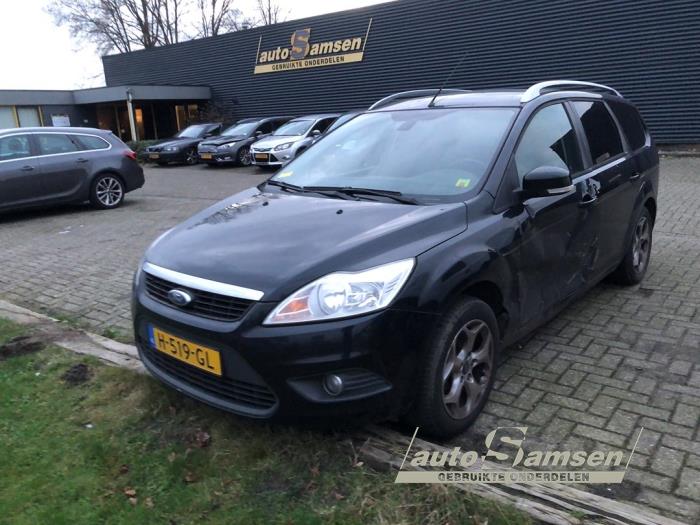 Ford Focus 2 Wagon 1.6 16V Schadevoertuig (2010, Zwart)