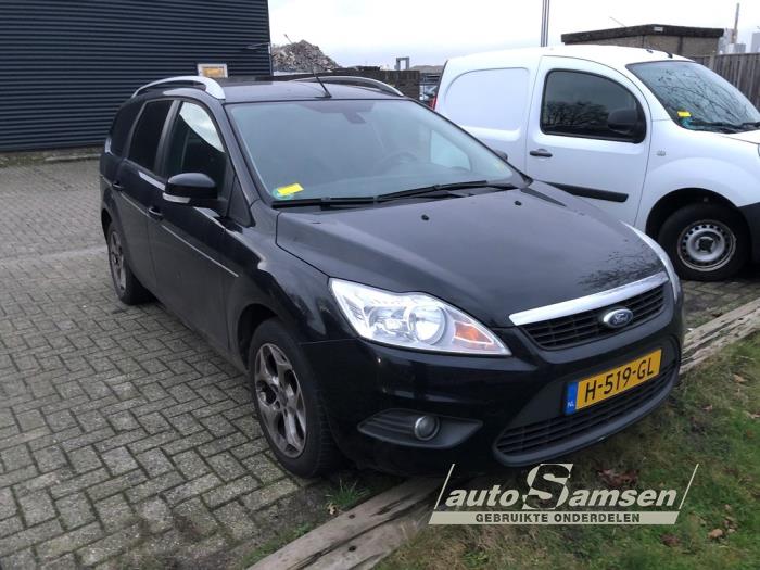 Ford Focus 2 Wagon 1.6 16V Schadevoertuig (2010, Zwart)