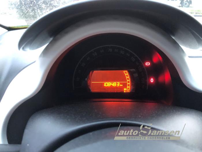 Renault Twingo III 1.0 SCe 70 12V Schadevoertuig (2016, Blauw)