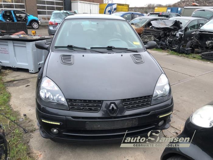 Renault Clio II 1.6 16V Sloopvoertuig (2003, Zwart)