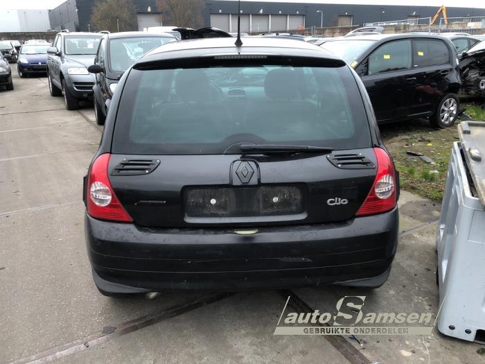 Renault Clio II 1.6 16V Sloopvoertuig (2003, Zwart)