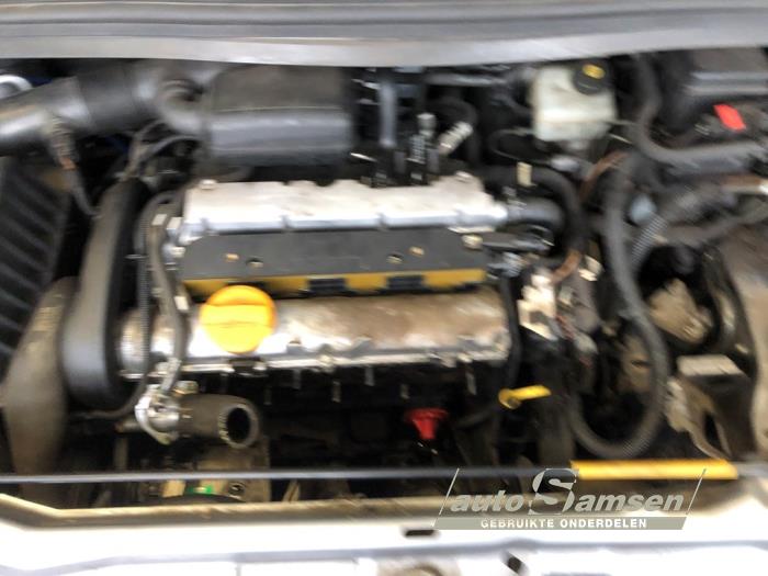 Opel Zafira 1.6 16V Sloopvoertuig (2004, Grijs)