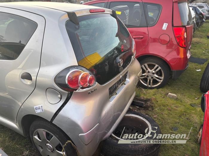 Toyota Aygo 1.0 12V VVT-i Sloopvoertuig (2010, Grijs)