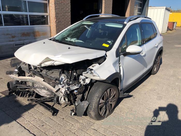Peugeot 2008 1.2 12V e-THP PureTech 110 Sloopvoertuig (2017, Wit)