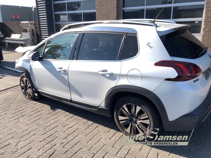 Peugeot 2008 1.2 12V e-THP PureTech 110 Sloopvoertuig (2017, Wit)