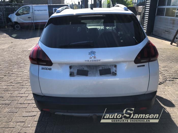 Peugeot 2008 1.2 12V e-THP PureTech 110 Sloopvoertuig (2017, Wit)