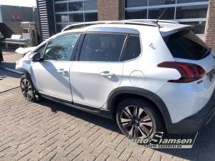 Peugeot 2008 1.2 12V e-THP PureTech 110 Sloopvoertuig (2017, Wit)