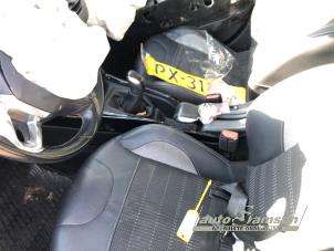 Peugeot 2008 1.2 12V e-THP PureTech 110 Sloopvoertuig (2017, Wit)