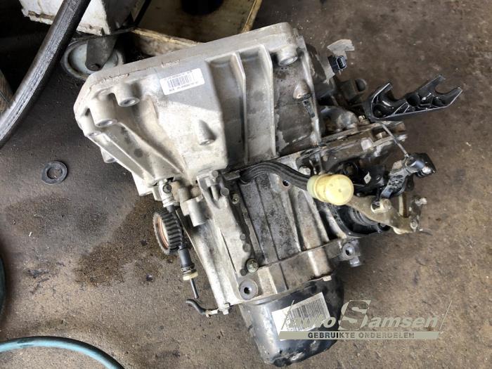 Renault Clio IV 0.9 Energy TCE 90 12V Sloopvoertuig (2015, Zwart)