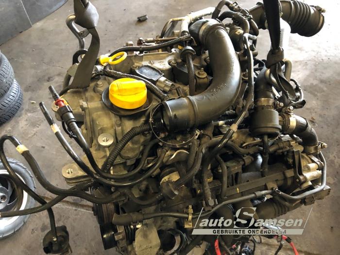 Renault Clio IV 0.9 Energy TCE 90 12V Sloopvoertuig (2015, Zwart)