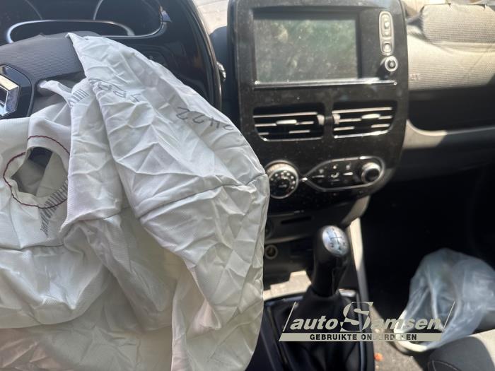Renault Clio IV 0.9 Energy TCE 90 12V Sloopvoertuig (2015, Zwart)