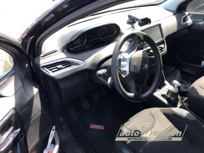 Peugeot 208 I 1.4 16V Sloopvoertuig (2012, Zwart)