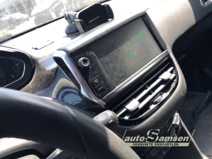 Peugeot 208 I 1.4 16V Sloopvoertuig (2012, Zwart)