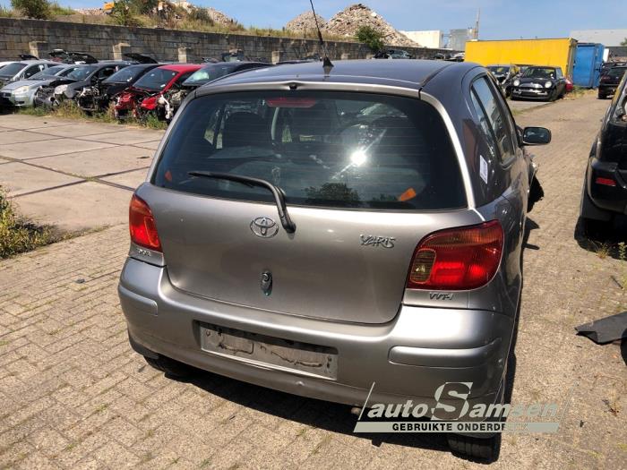 Toyota Yaris 1.3 16V VVT-i Sloopvoertuig (2005, Grijs)