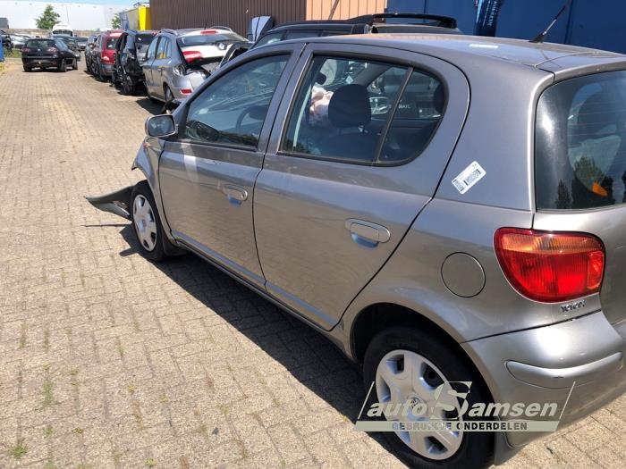 Toyota Yaris 1.3 16V VVT-i Sloopvoertuig (2005, Grijs)