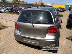 Toyota Yaris 1.3 16V VVT-i Sloopvoertuig (2005, Grijs)