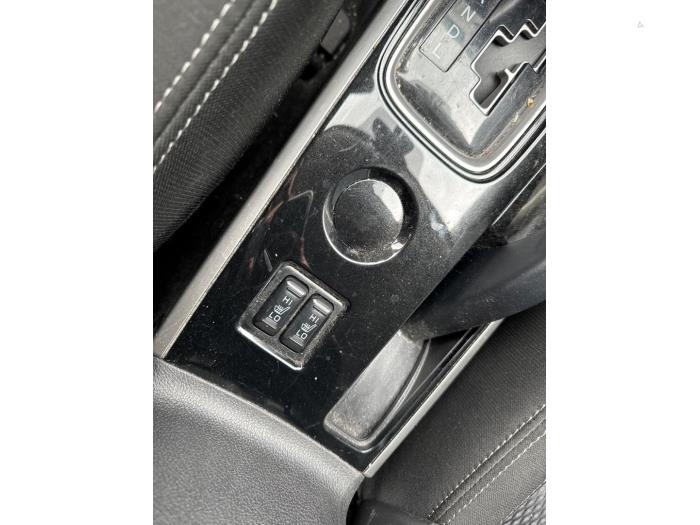 Mitsubishi Outlander 2.0 16V 4x2 Schadevoertuig (2017, Grijs)