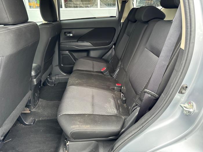 Mitsubishi Outlander 2.0 16V 4x2 Schadevoertuig (2017, Grijs)