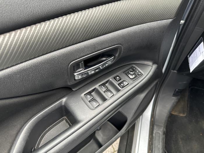 Mitsubishi Outlander 2.0 16V 4x2 Schadevoertuig (2017, Grijs)