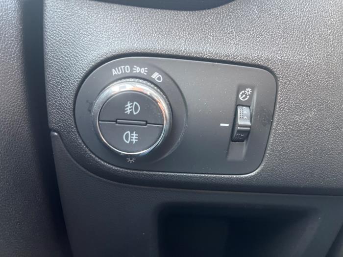 Opel Crossland 1.2 Turbo 12V Schadevoertuig (2019, Blauw)