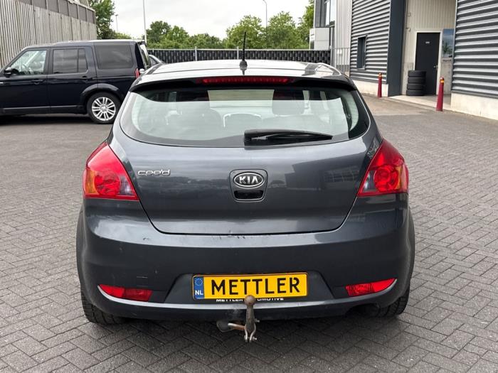 Kia Pro cee'd 1.4 CVVT 16V Schadevoertuig (2010, Grijs)