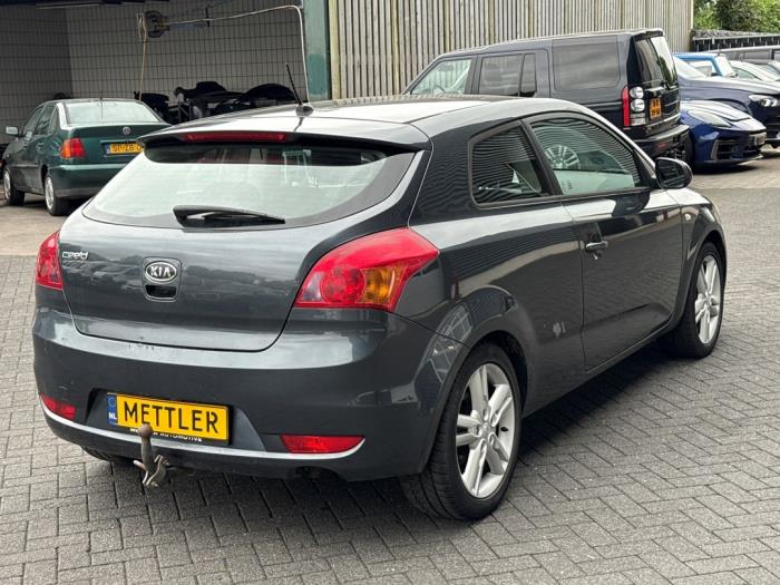 Kia Pro cee'd 1.4 CVVT 16V Schadevoertuig (2010, Grijs)