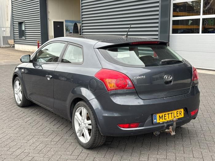 Kia Pro cee'd 1.4 CVVT 16V Schadevoertuig (2010, Grijs)